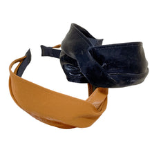 將圖片載入圖庫檢視器 Color temperament simple wide edge headband leather headband wash headband two piece set
